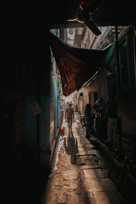 An alleyway in India.